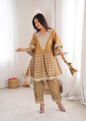 Shaarika Two-Tone Tissue Top Bottom Set with Batwa Bag